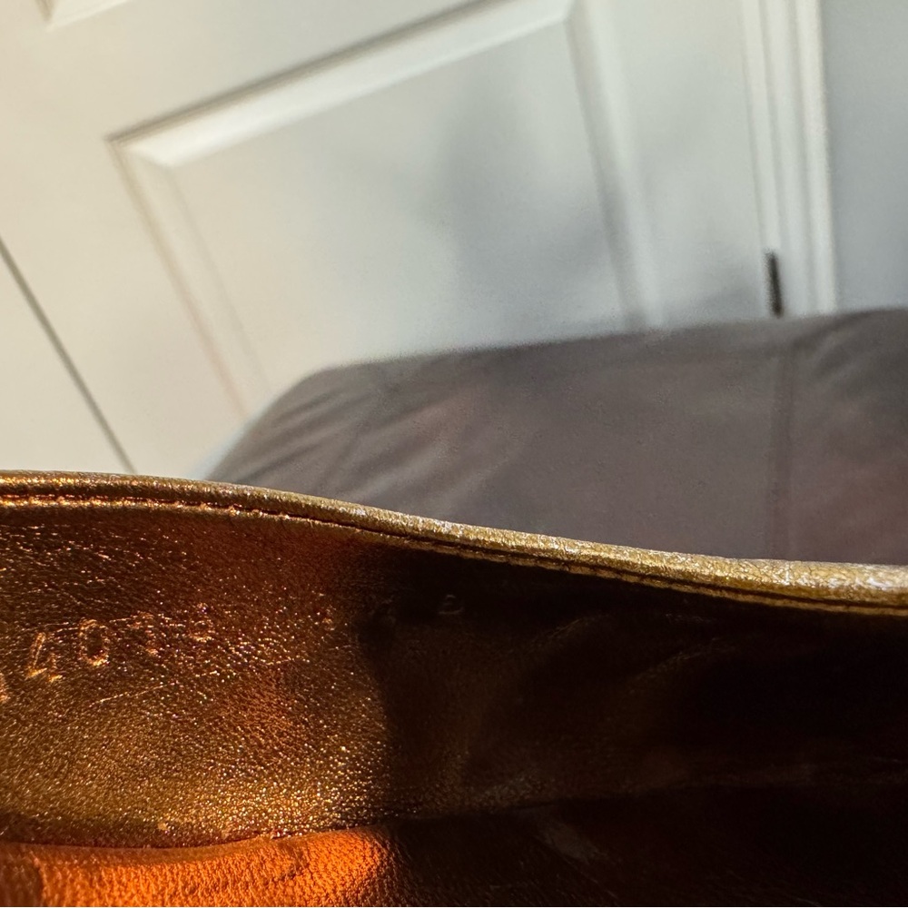 AUTH Gucci Metalic Gold Marmont 
Size EU 37.5/ US 7.5 - Picture 11 of 14